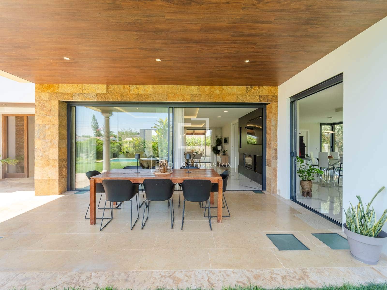 5 bedroom Villa for sale in La Pobla de Vallbona with pool garage - € 1,795,000 (Ref: 9996027)