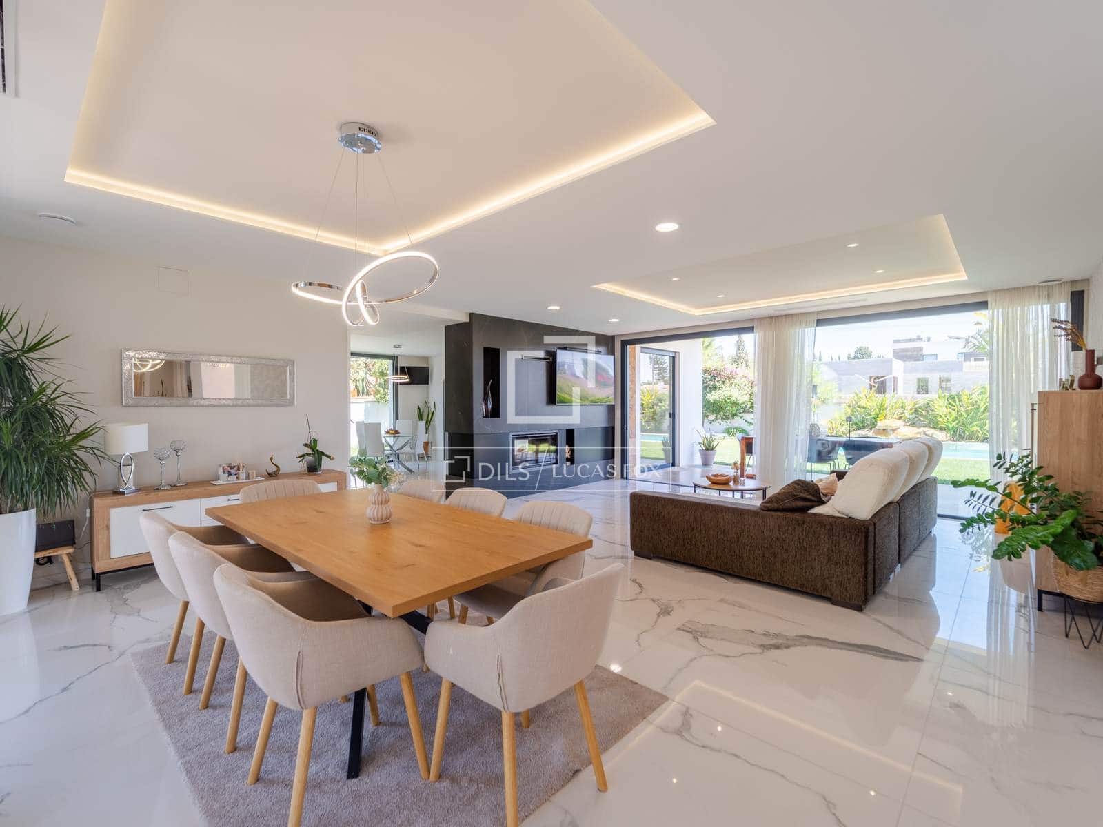 5 bedroom Villa for sale in La Pobla de Vallbona with pool garage - € 1,795,000 (Ref: 9996027)