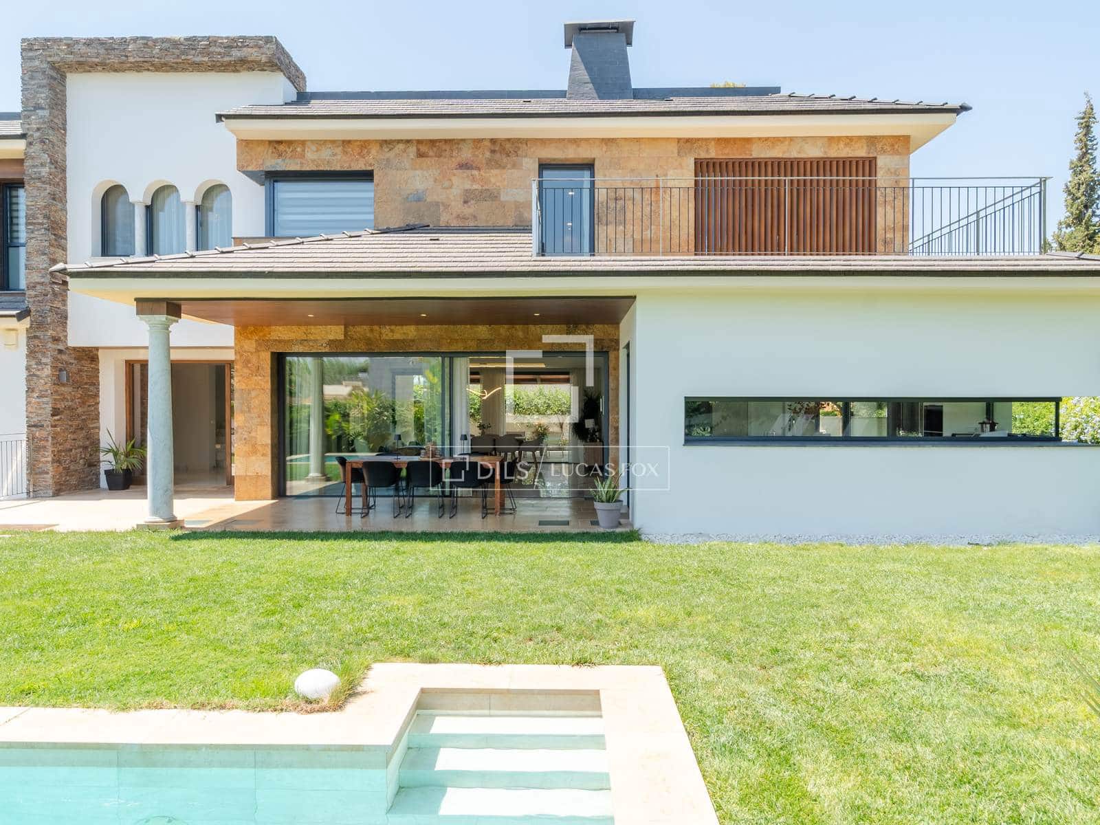 5 bedroom Villa for sale in La Pobla de Vallbona with pool garage - € 1,795,000 (Ref: 9996027)