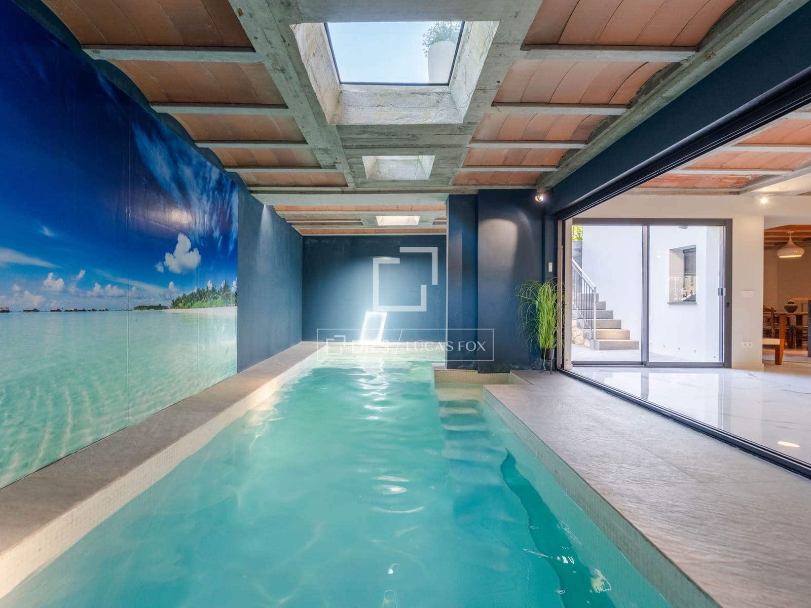 5 bedroom Villa for sale in La Pobla de Vallbona with pool garage - € 1,795,000 (Ref: 9996027)