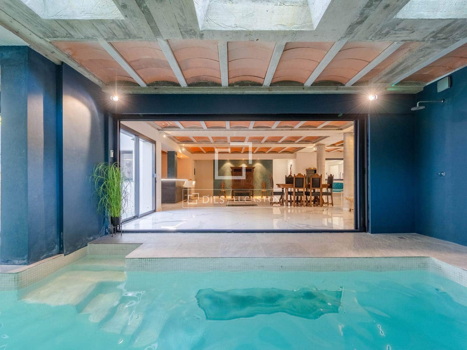 5 bedroom Villa for sale in La Pobla de Vallbona with pool garage - € 1,795,000 (Ref: 9996027)