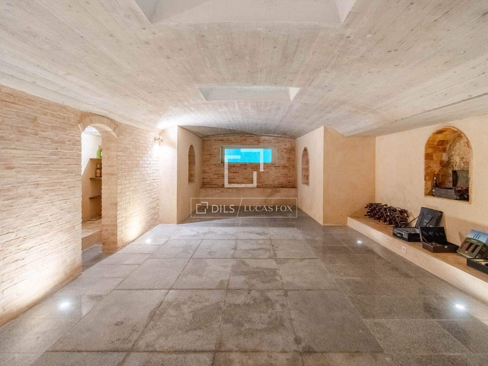 5 bedroom Villa for sale in La Pobla de Vallbona with pool garage - € 1,795,000 (Ref: 9996027)