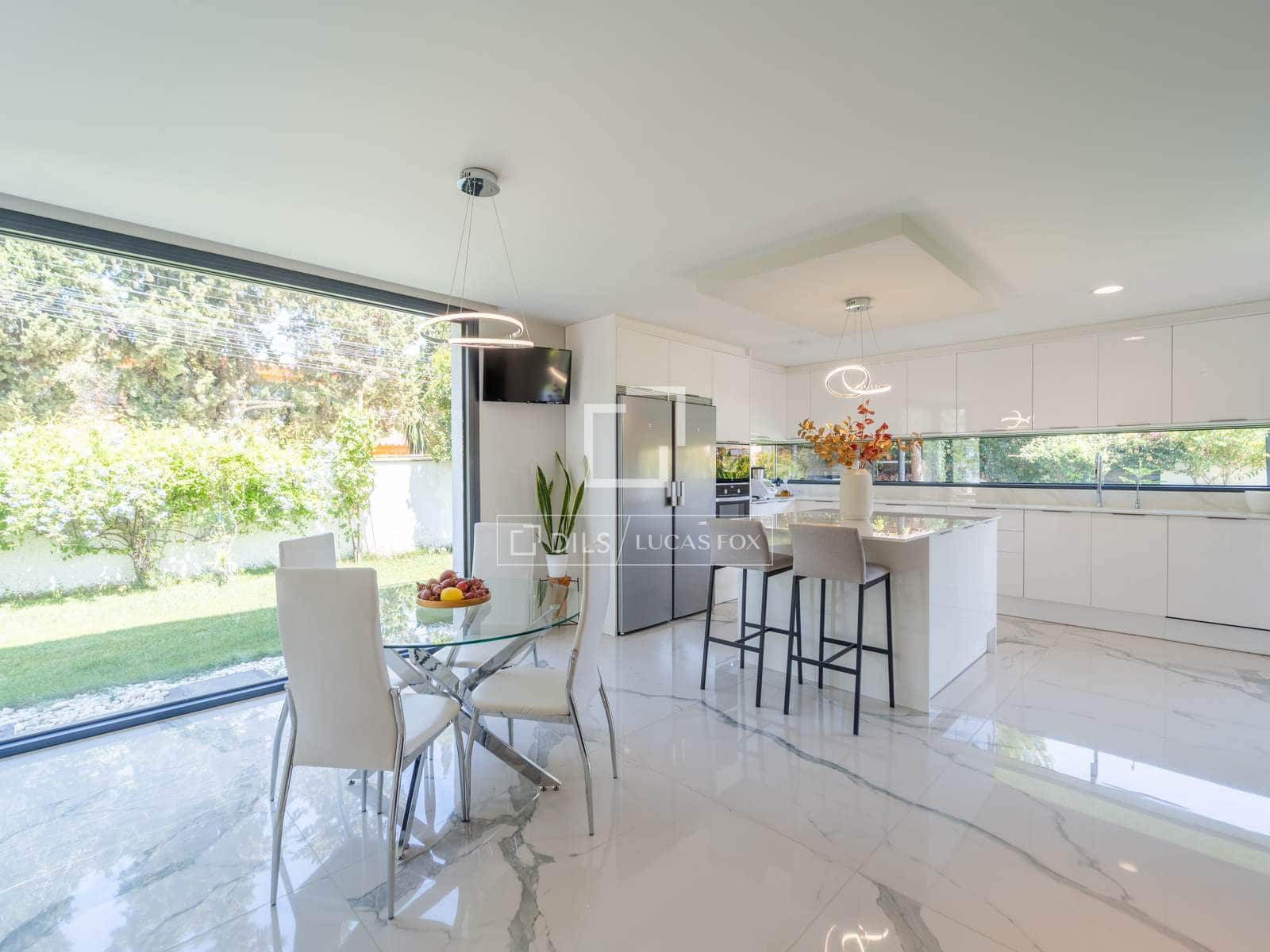 5 bedroom Villa for sale in La Pobla de Vallbona with pool garage - € 1,795,000 (Ref: 9996027)