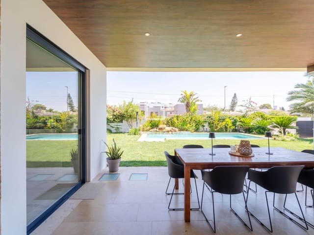5 bedroom Villa for sale in La Pobla de Vallbona with pool garage - € 1,795,000 (Ref: 9996027)