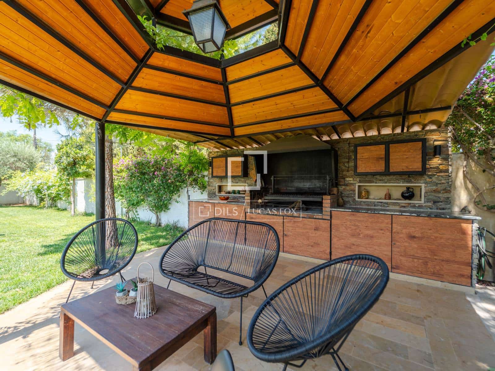 5 bedroom Villa for sale in La Pobla de Vallbona with pool garage - € 1,795,000 (Ref: 9996027)