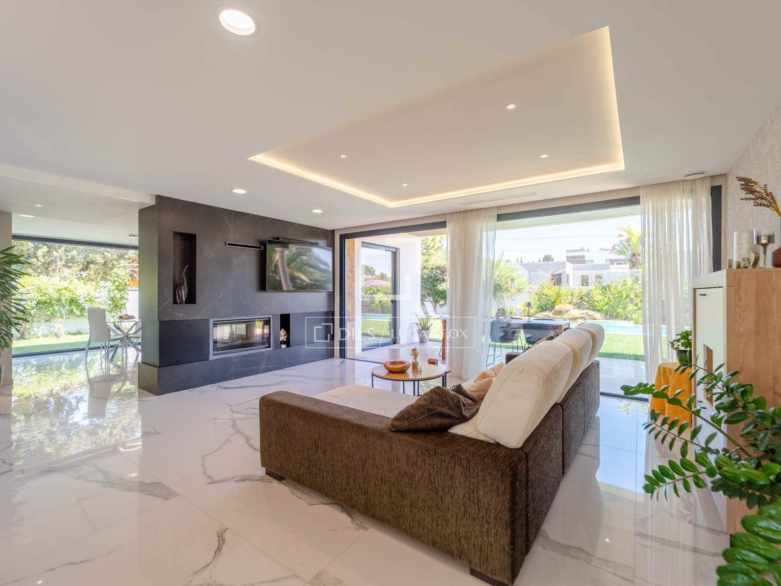 5 bedroom Villa for sale in La Pobla de Vallbona with pool garage - € 1,795,000 (Ref: 9996027)