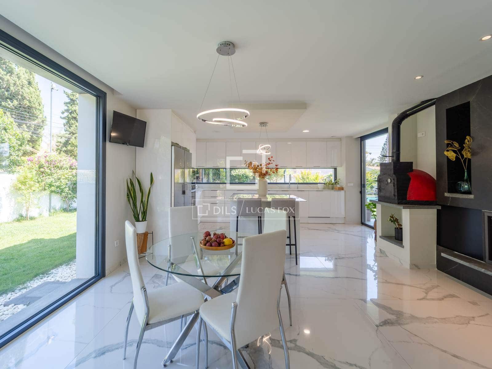 5 bedroom Villa for sale in La Pobla de Vallbona with pool garage - € 1,795,000 (Ref: 9996027)
