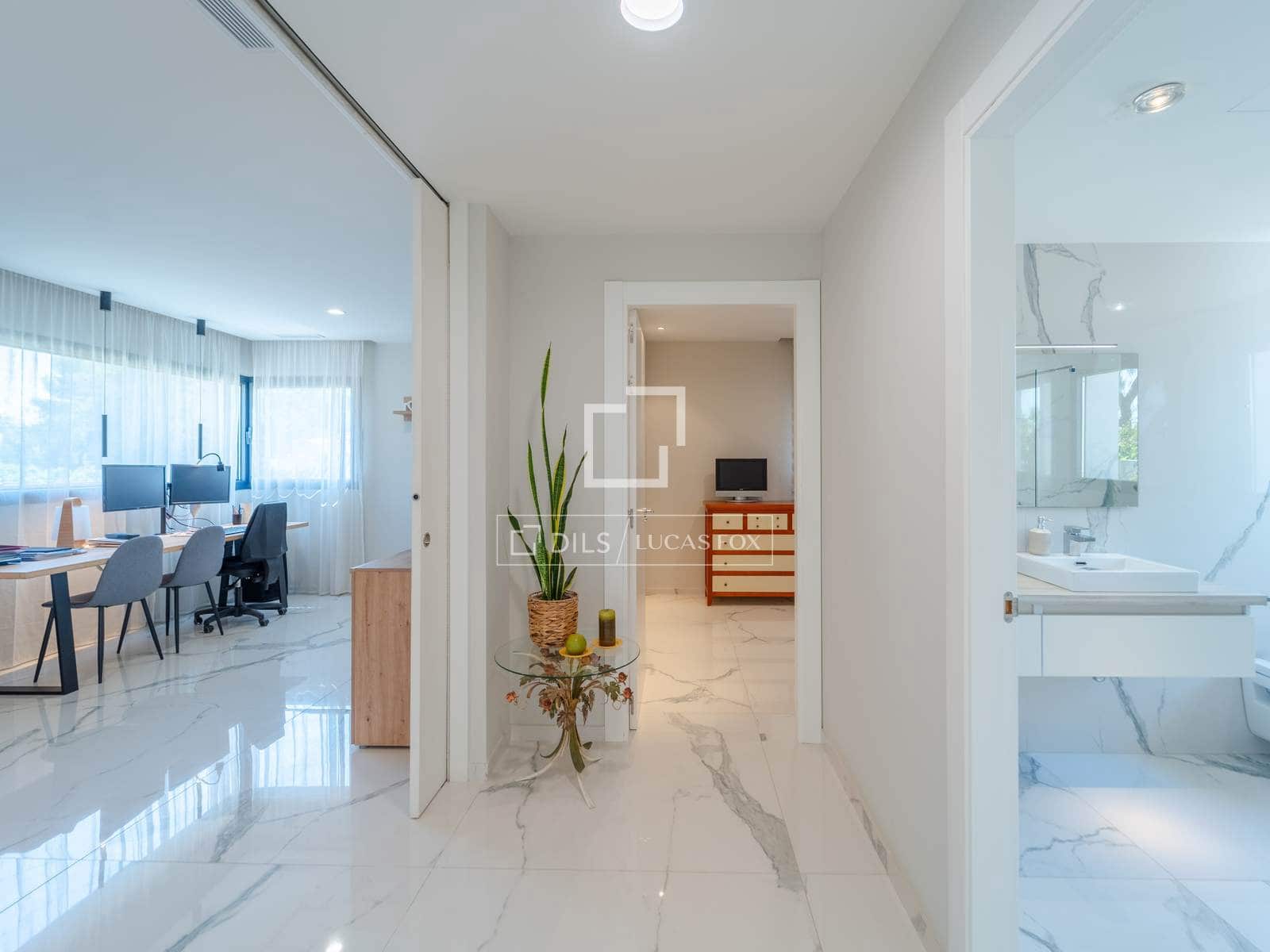 5 bedroom Villa for sale in La Pobla de Vallbona with pool garage - € 1,795,000 (Ref: 9996027)