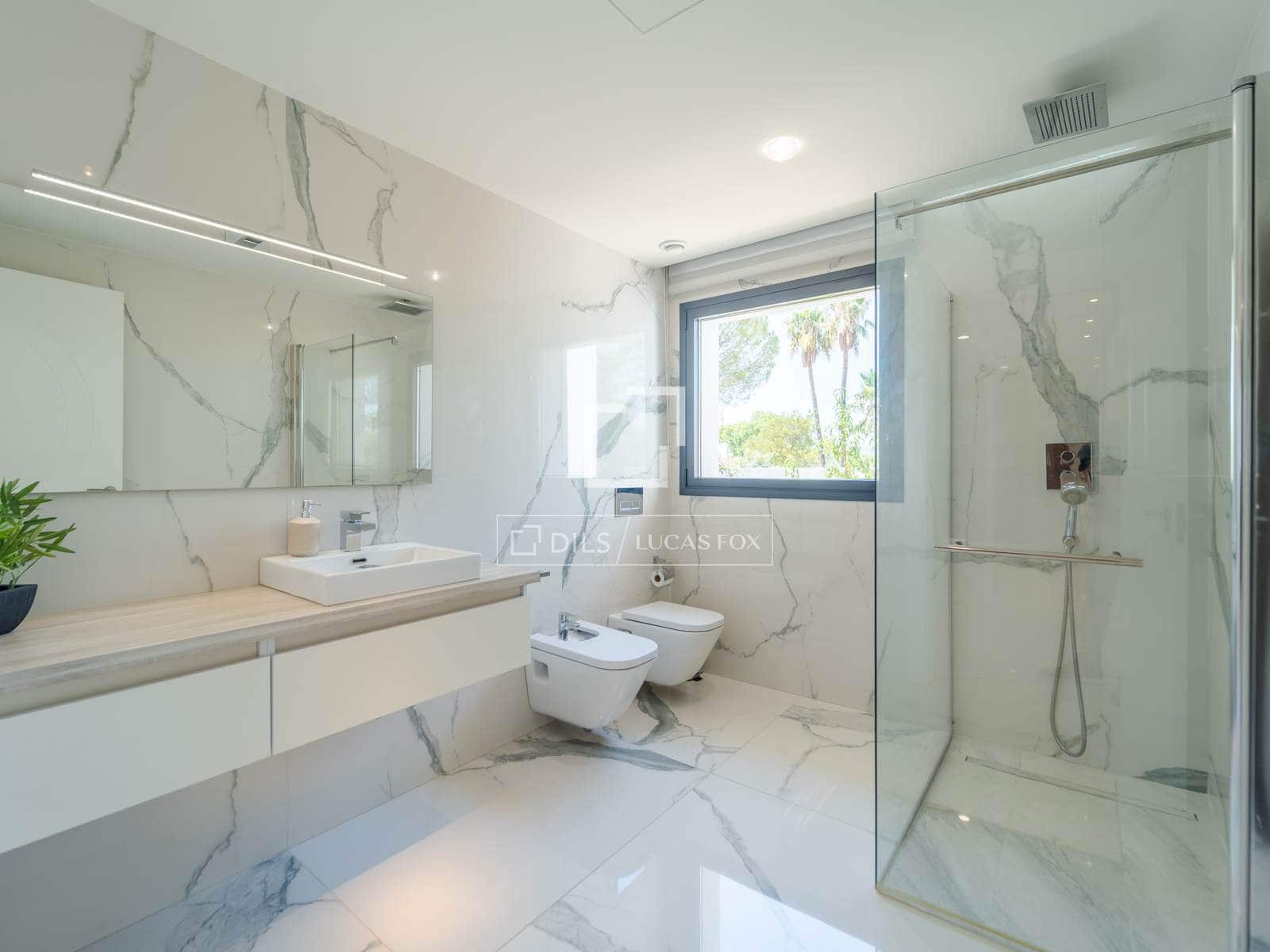 5 bedroom Villa for sale in La Pobla de Vallbona with pool garage - € 1,795,000 (Ref: 9996027)