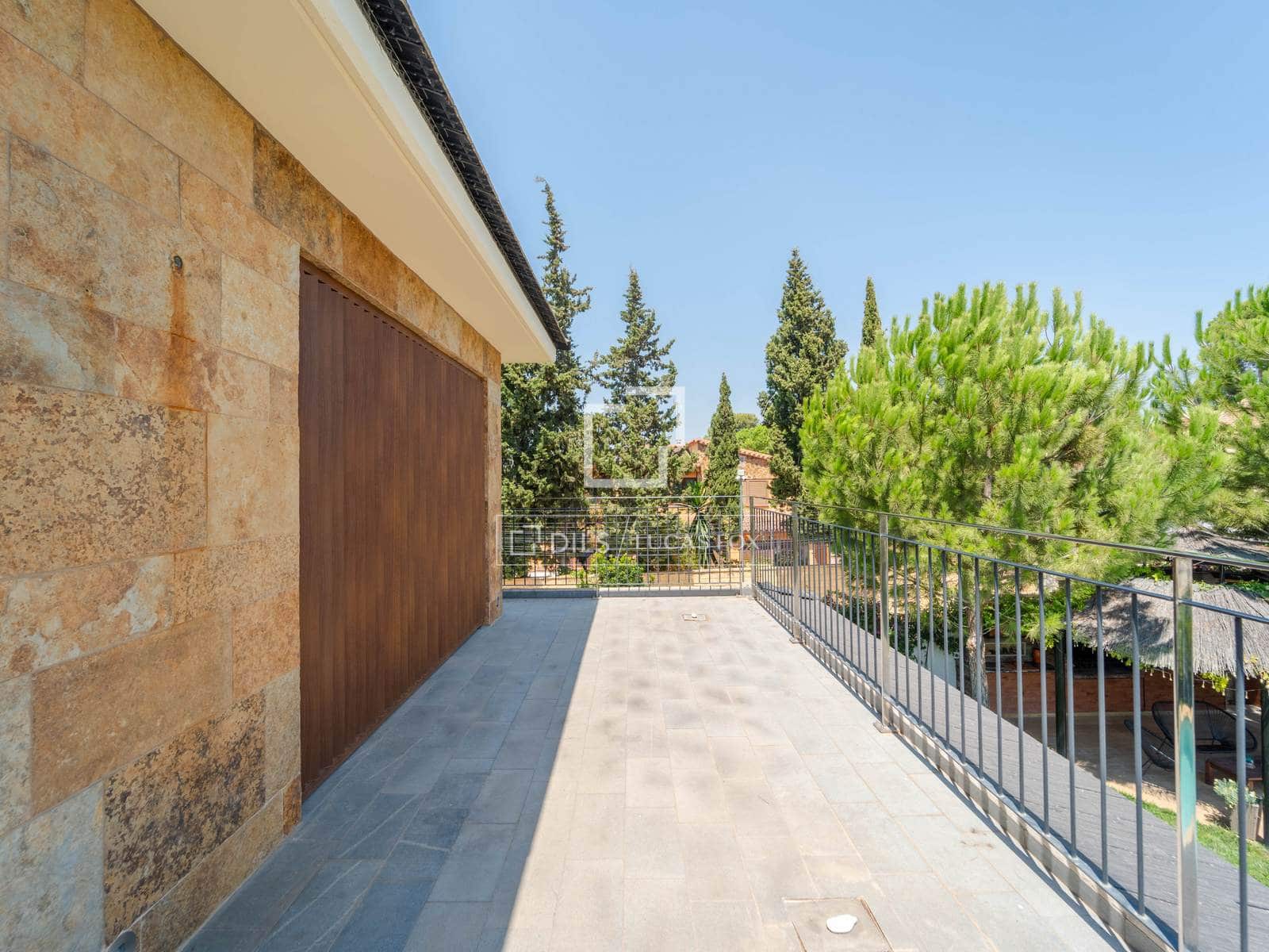 5 bedroom Villa for sale in La Pobla de Vallbona with pool garage - € 1,795,000 (Ref: 9996027)