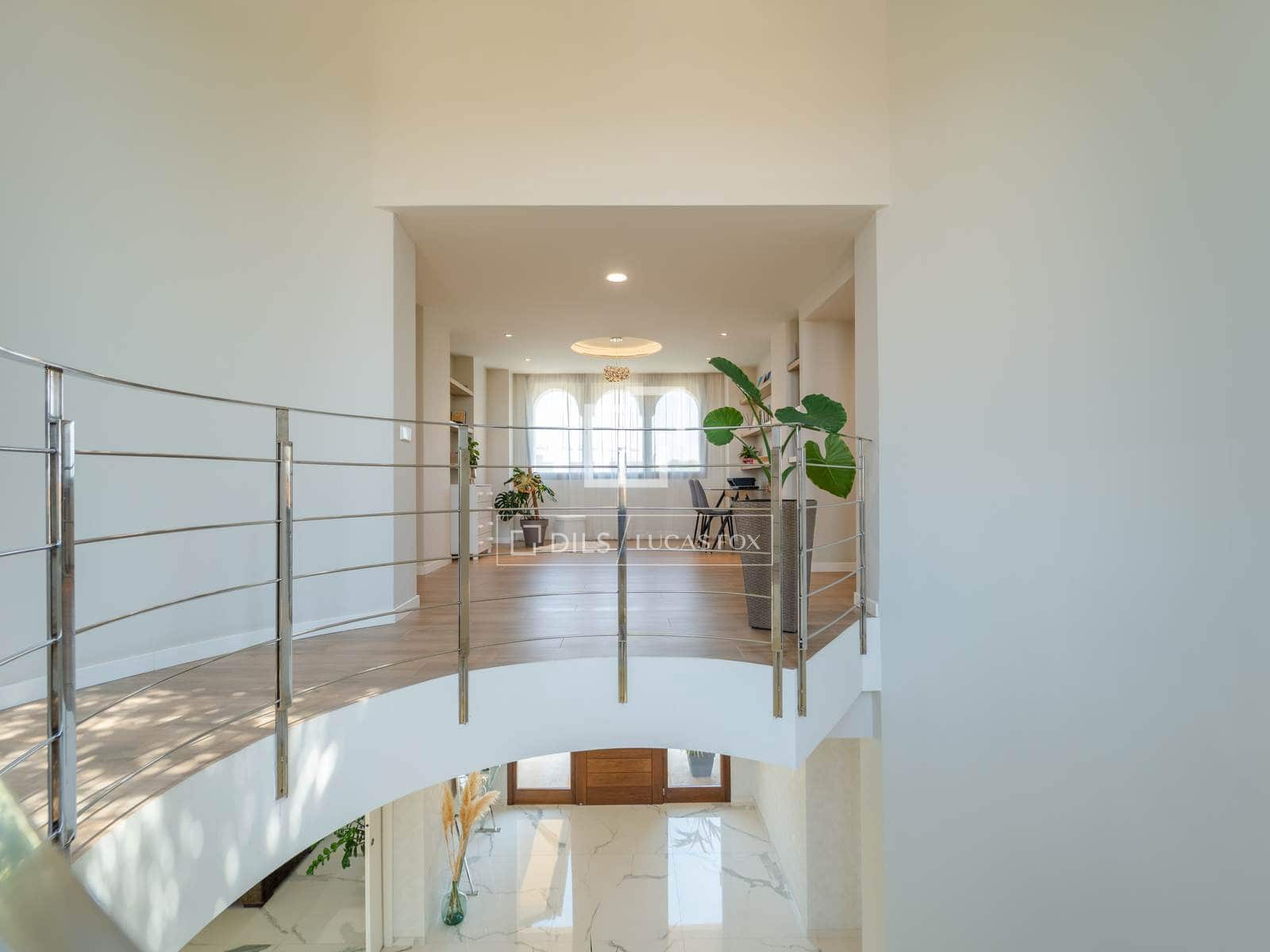 5 bedroom Villa for sale in La Pobla de Vallbona with pool garage - € 1,795,000 (Ref: 9996027)