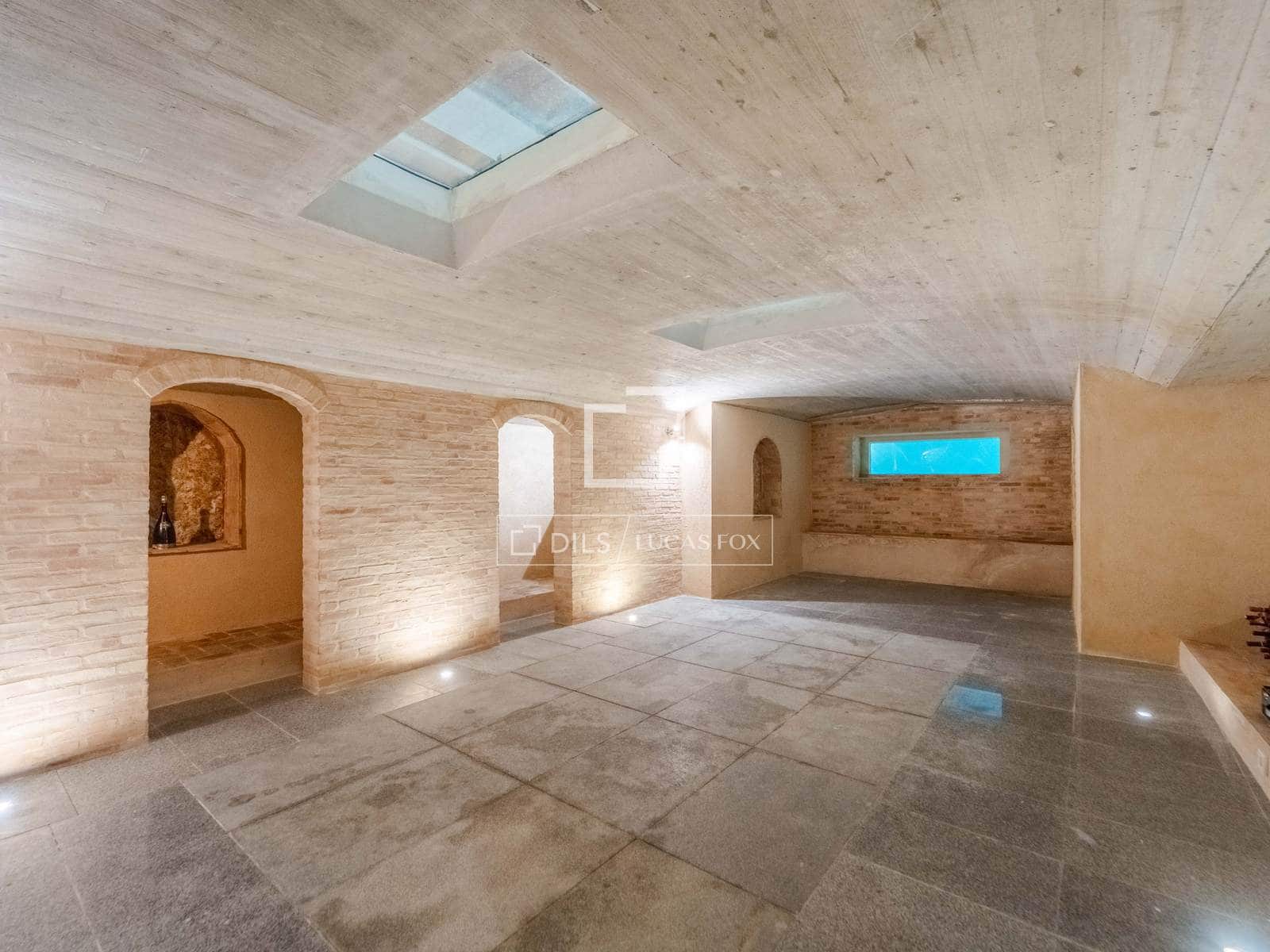 5 bedroom Villa for sale in La Pobla de Vallbona with pool garage - € 1,795,000 (Ref: 9996027)
