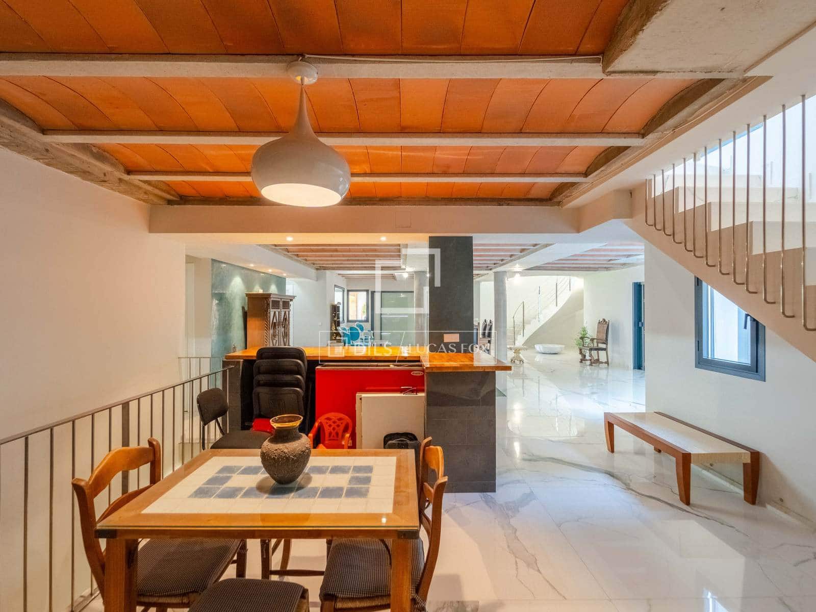 5 bedroom Villa for sale in La Pobla de Vallbona with pool garage - € 1,795,000 (Ref: 9996027)