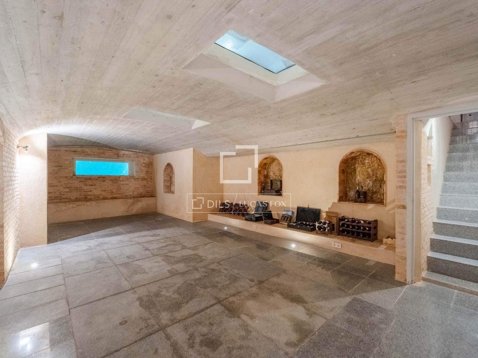 5 bedroom Villa for sale in La Pobla de Vallbona with pool garage - € 1,795,000 (Ref: 9996027)