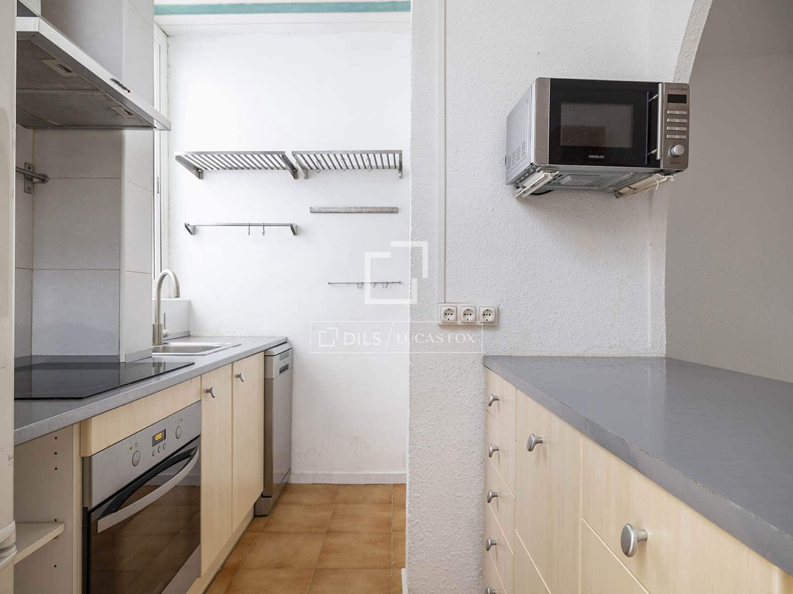 2 slaapkamer Appartement te koop in Barcelona stad - € 330.000 (Ref: 9996276)