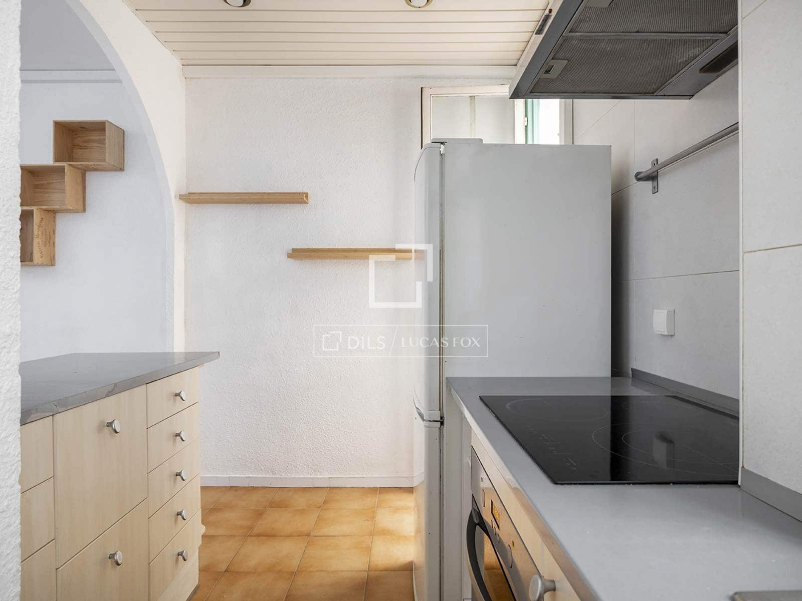 2 slaapkamer Appartement te koop in Barcelona stad - € 330.000 (Ref: 9996276)