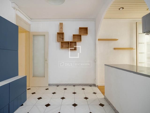 2 slaapkamer Appartement te koop in Barcelona stad - € 330.000 (Ref: 9996276)