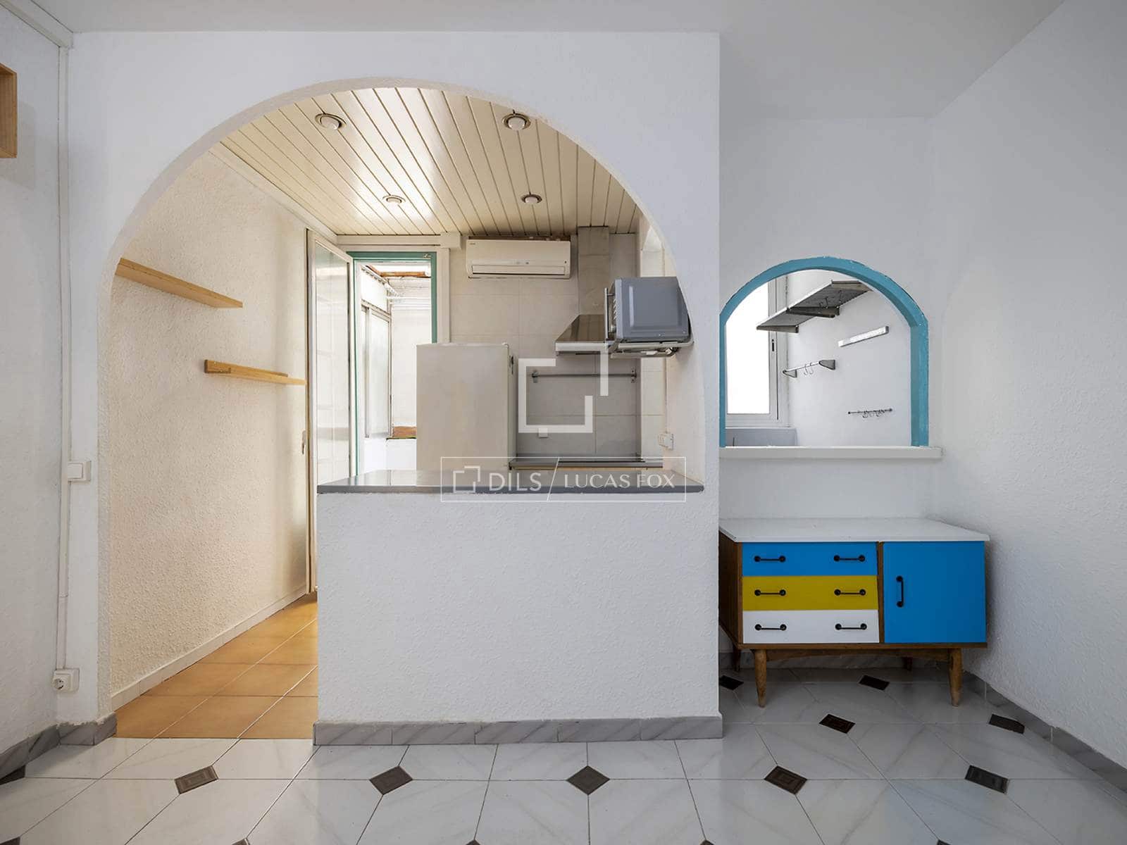 2 slaapkamer Appartement te koop in Barcelona stad - € 330.000 (Ref: 9996276)