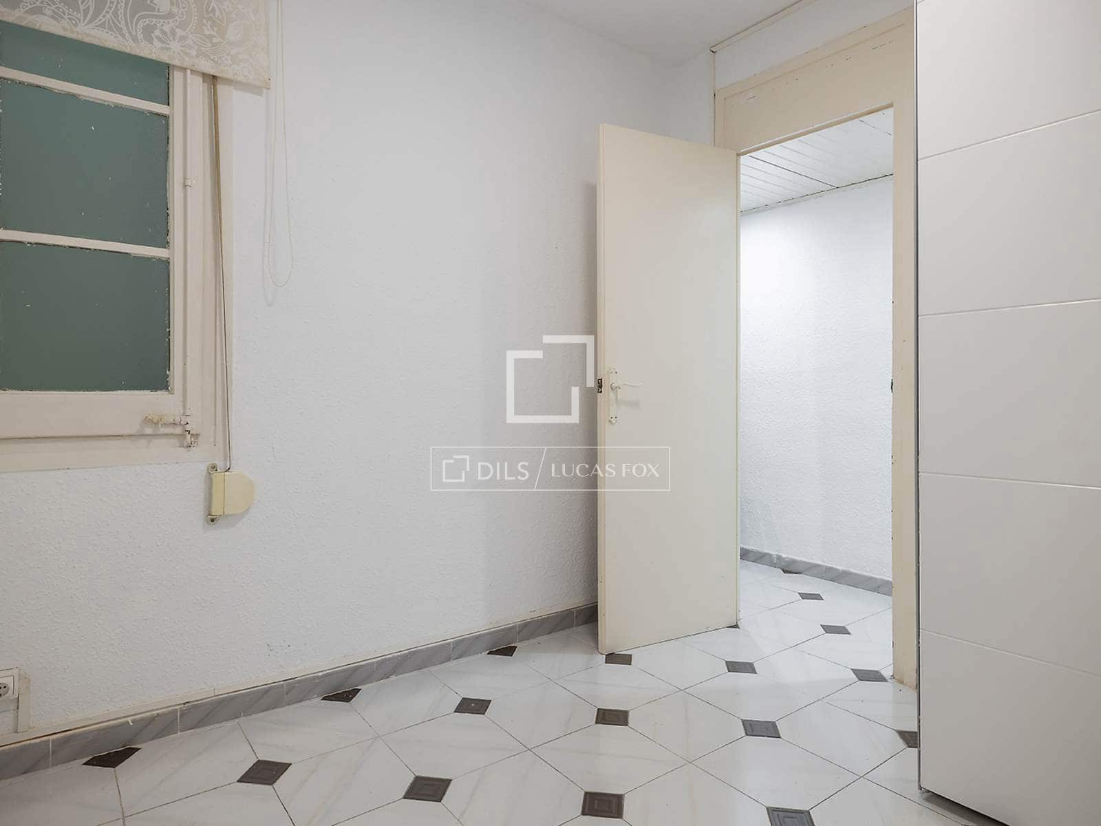 2 slaapkamer Appartement te koop in Barcelona stad - € 330.000 (Ref: 9996276)