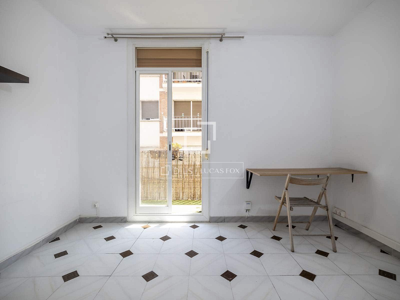 2 slaapkamer Appartement te koop in Barcelona stad - € 330.000 (Ref: 9996276)
