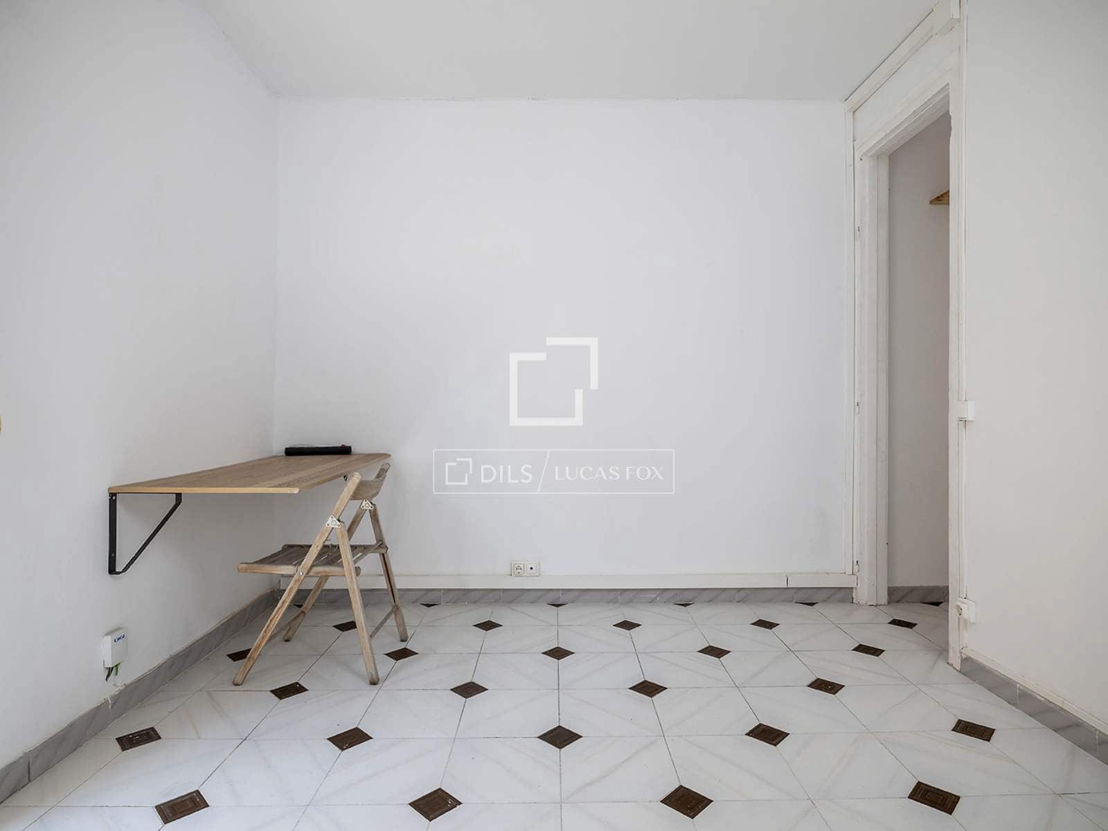 2 slaapkamer Appartement te koop in Barcelona stad - € 330.000 (Ref: 9996276)