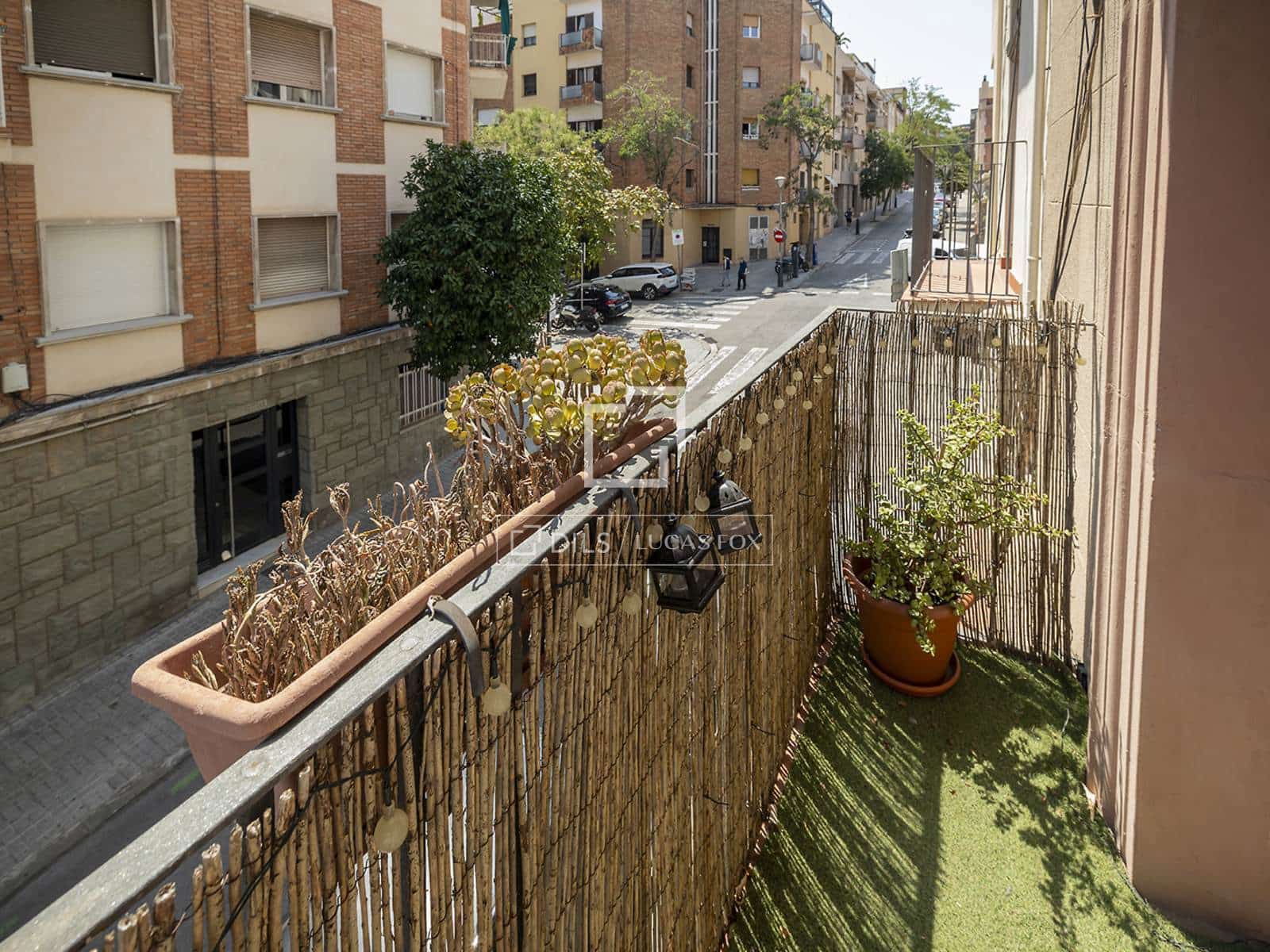 2 slaapkamer Appartement te koop in Barcelona stad - € 330.000 (Ref: 9996276)