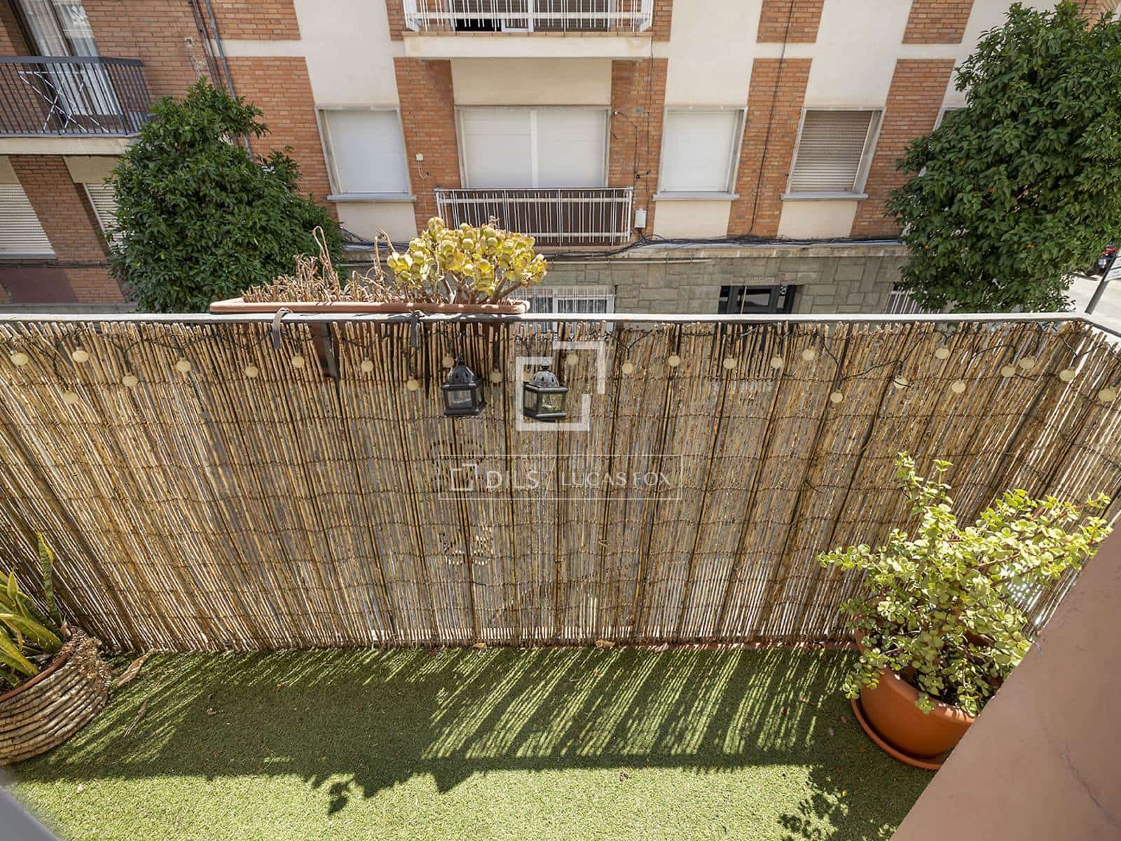 2 slaapkamer Appartement te koop in Barcelona stad - € 330.000 (Ref: 9996276)