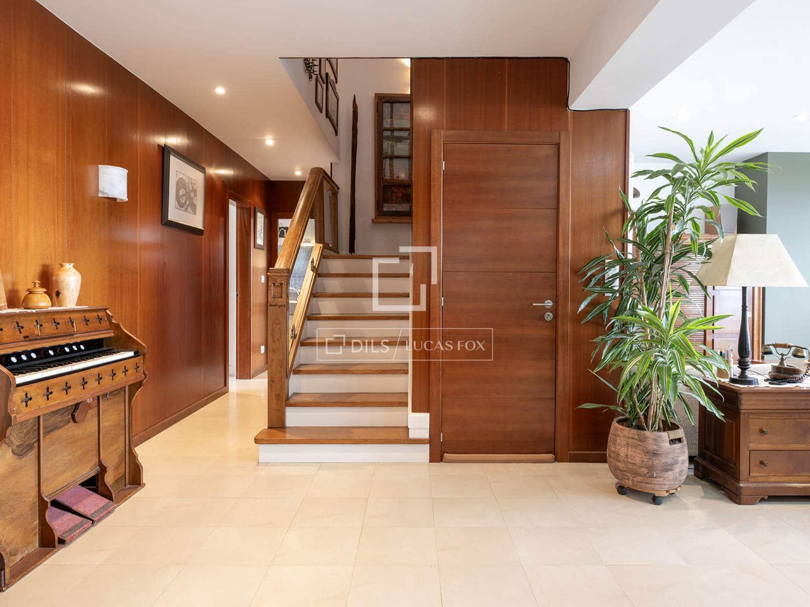 4 bedroom Villa for sale in Nigran with pool garage - € 1,020,000 (Ref: 9996278)