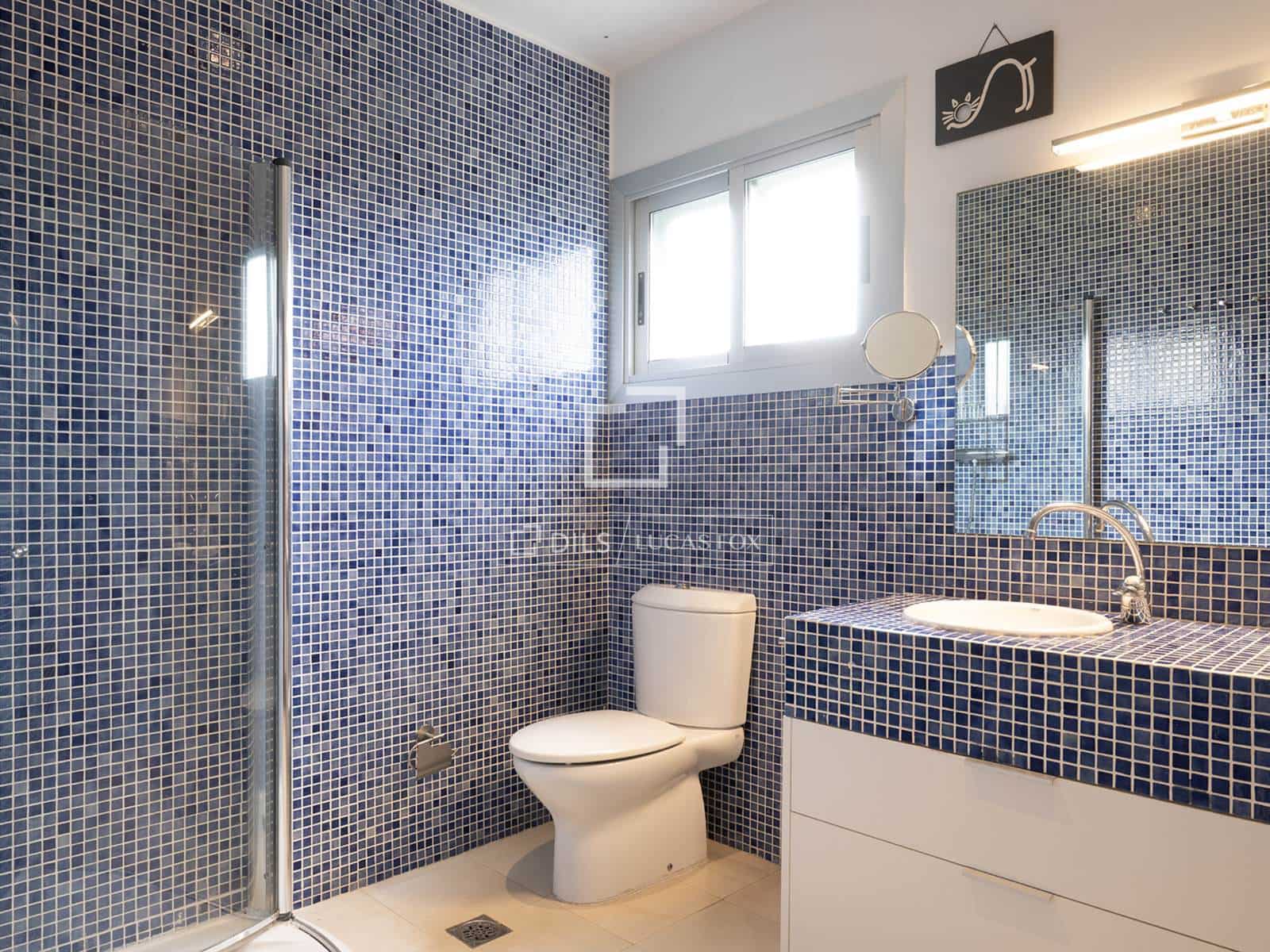 4 bedroom Villa for sale in Nigran with pool garage - € 1,020,000 (Ref: 9996278)