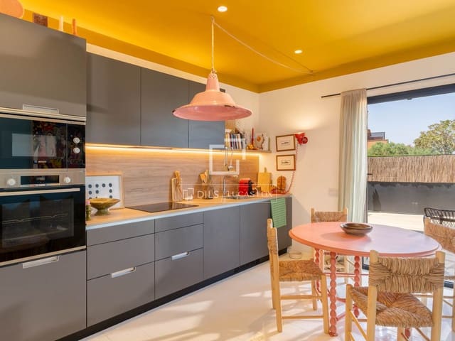 2 slaapkamer Appartement te koop in Begur met garage - € 350.000 (Ref: 9996357)