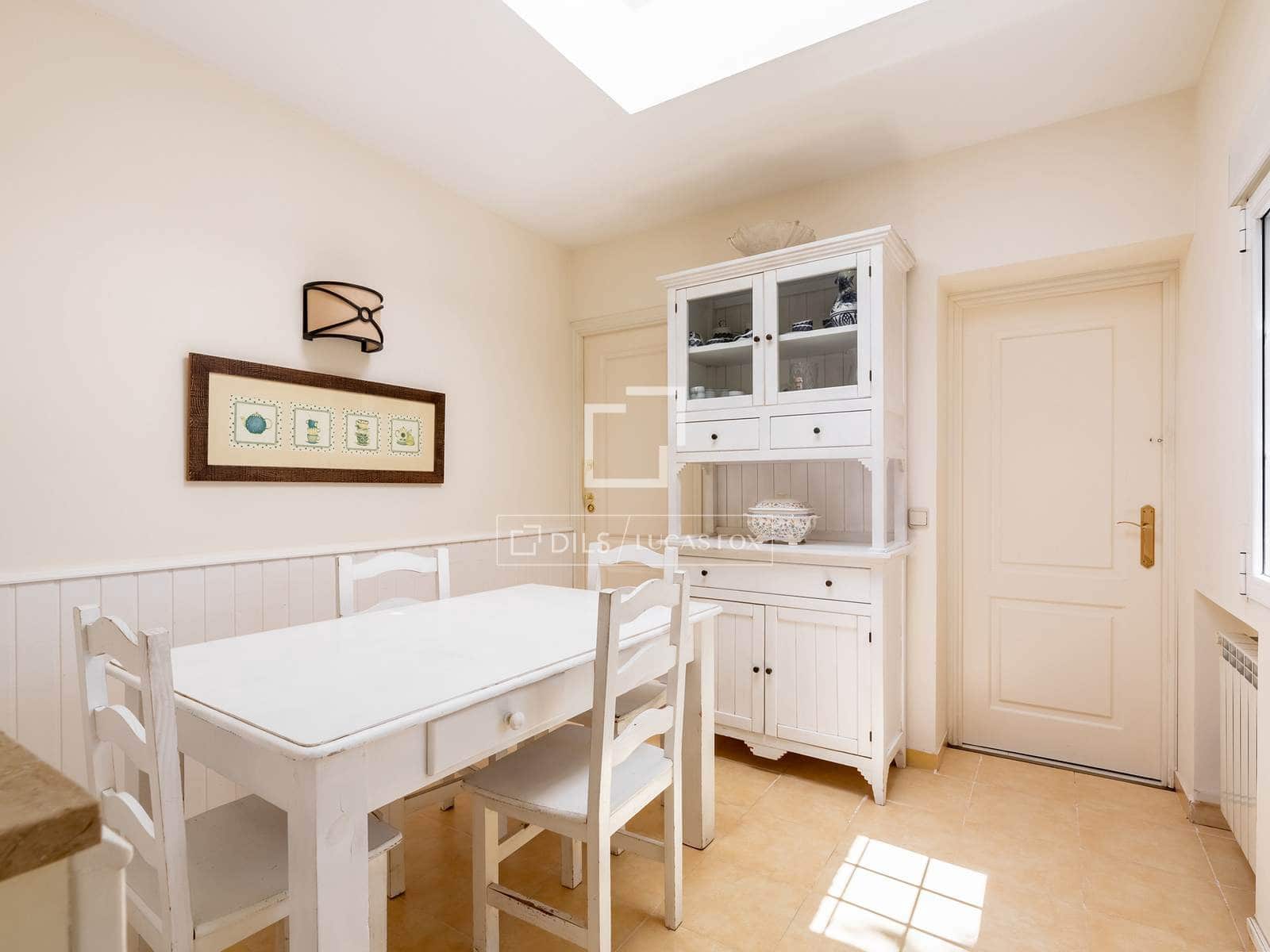 4 soveværelse Villa til salg i Majadahonda med swimmingpool - € 1.250.000 (Ref: 9996358)