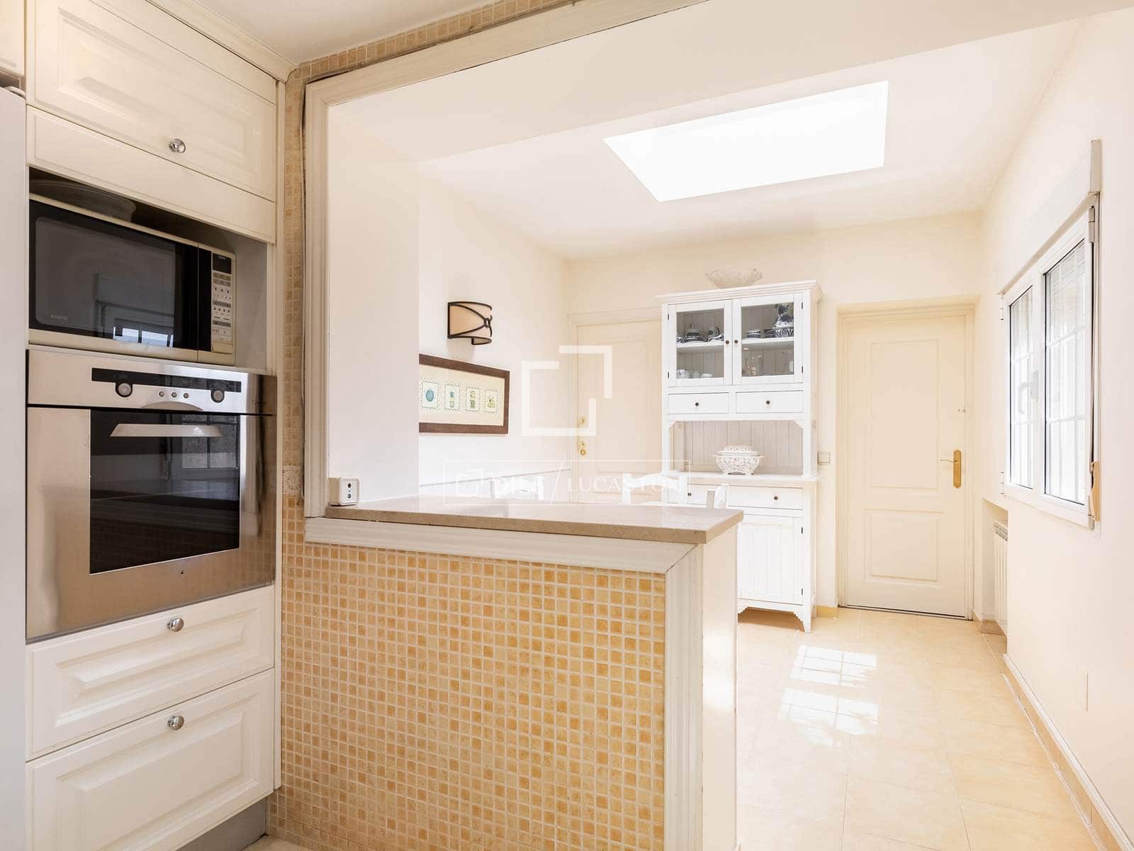 4 soveværelse Villa til salg i Majadahonda med swimmingpool - € 1.250.000 (Ref: 9996358)