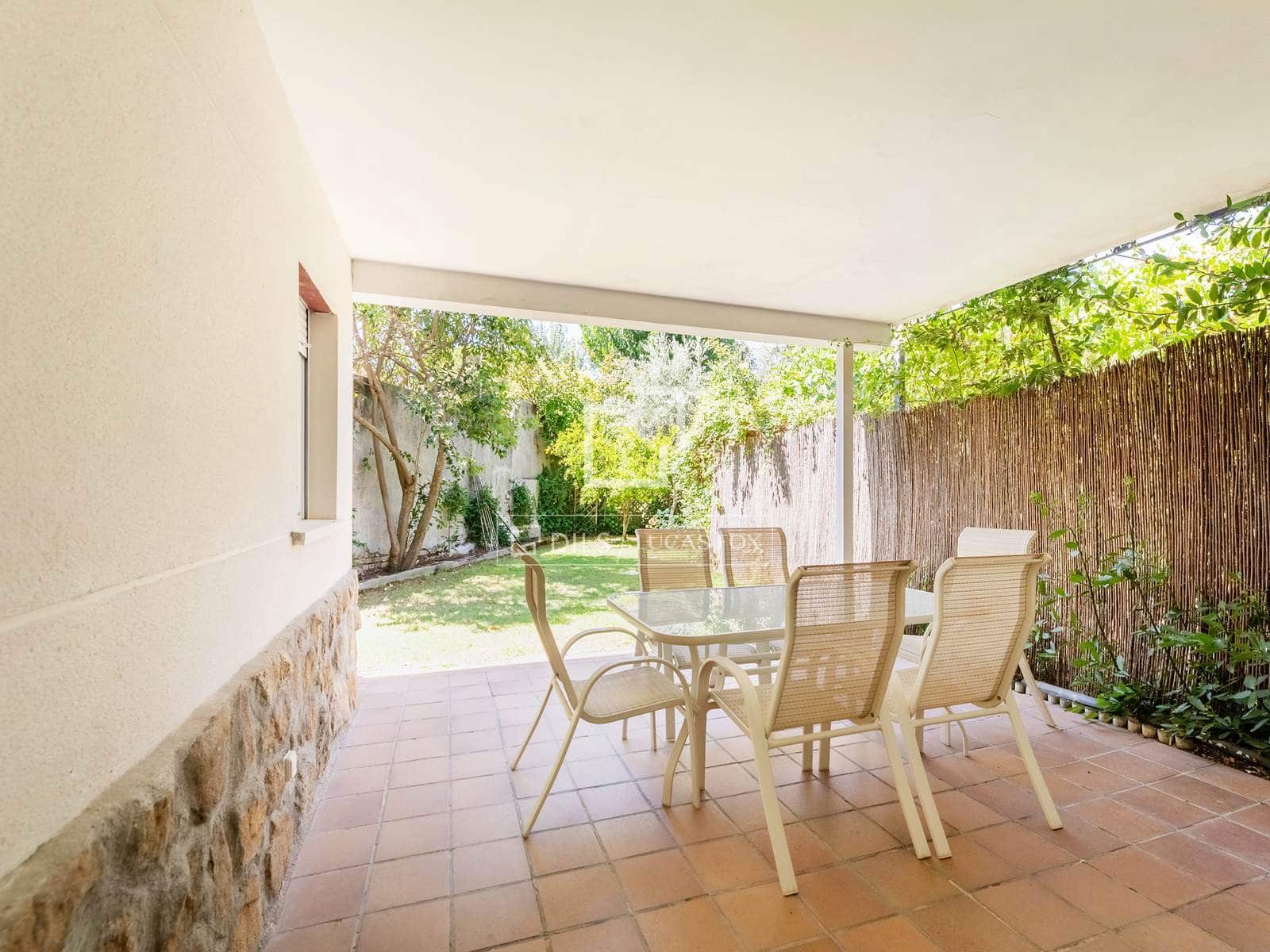 4 soveværelse Villa til salg i Majadahonda med swimmingpool - € 1.250.000 (Ref: 9996358)