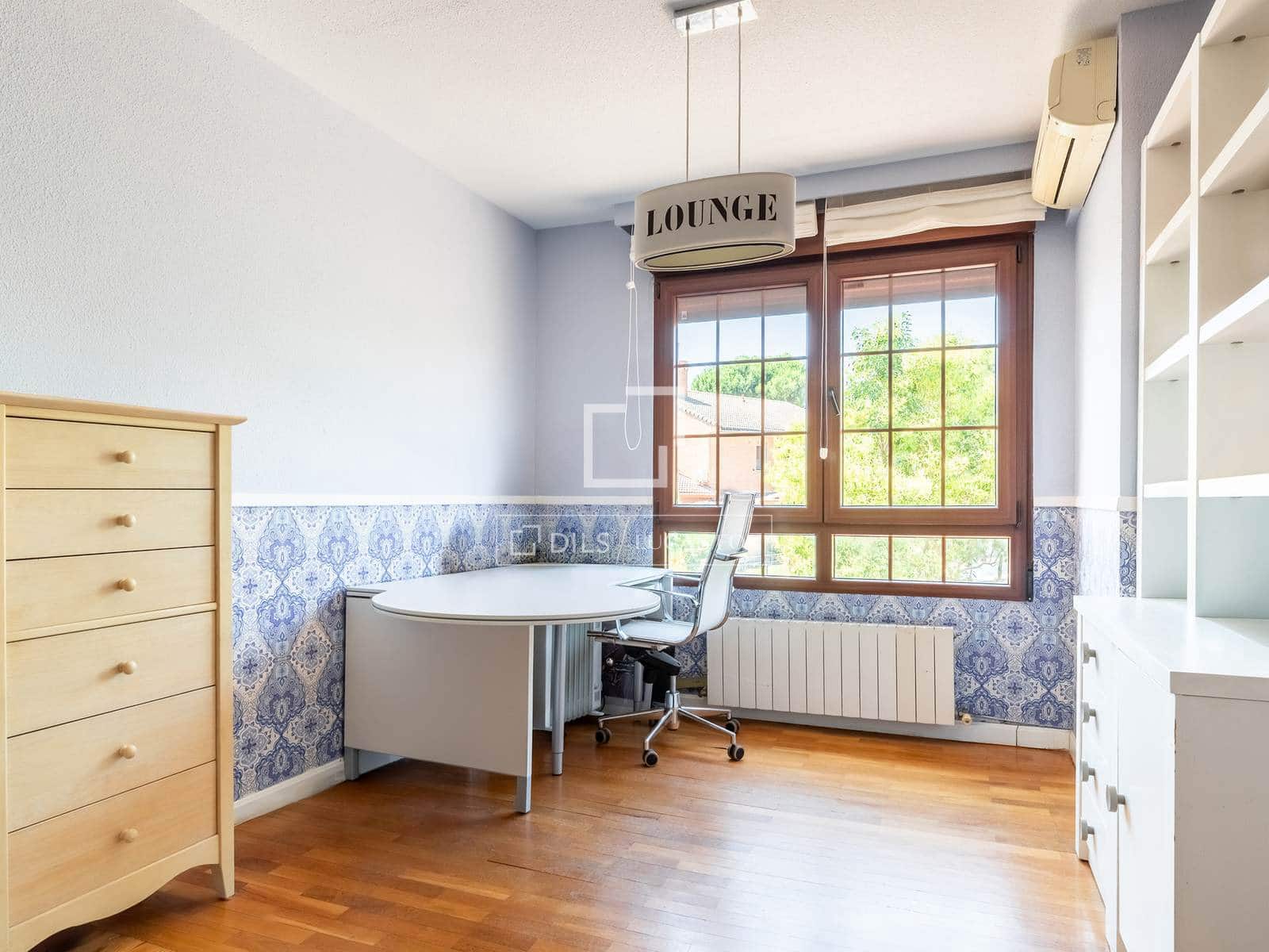 4 soveværelse Villa til salg i Majadahonda med swimmingpool - € 1.250.000 (Ref: 9996358)