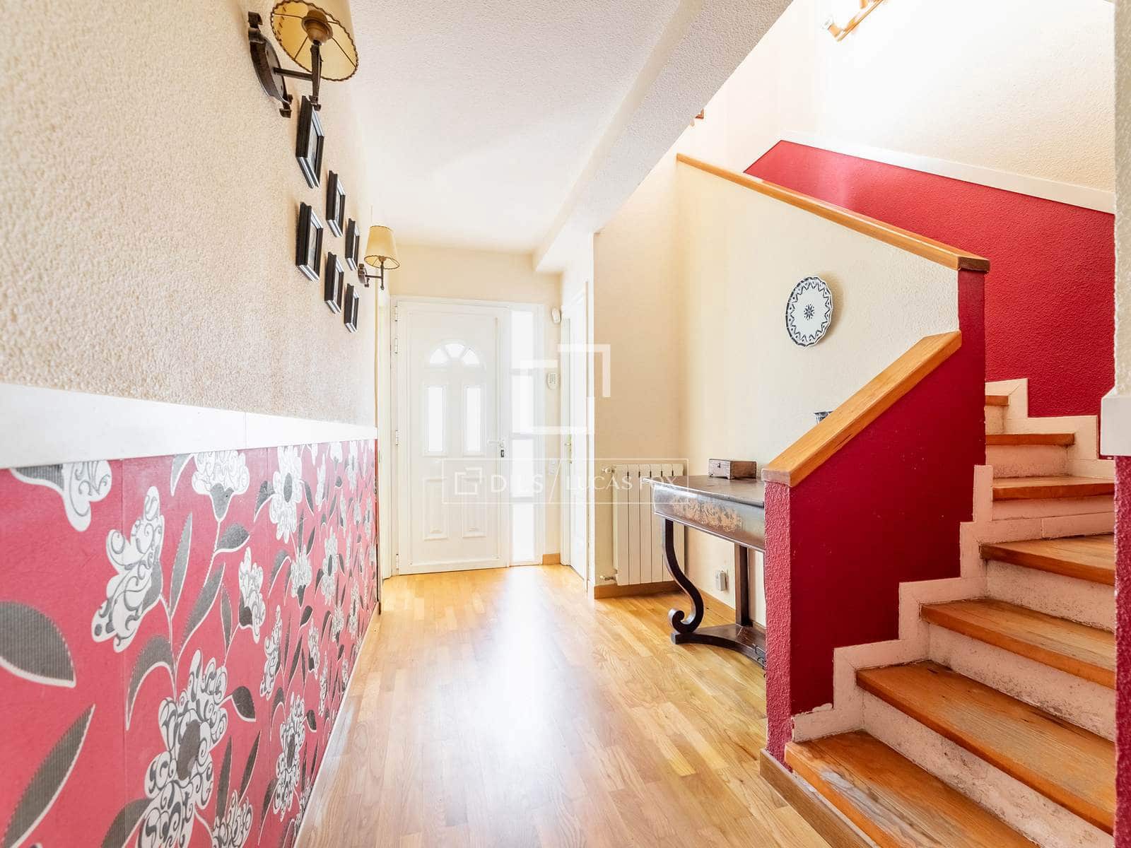 4 soveværelse Villa til salg i Majadahonda med swimmingpool - € 1.250.000 (Ref: 9996358)