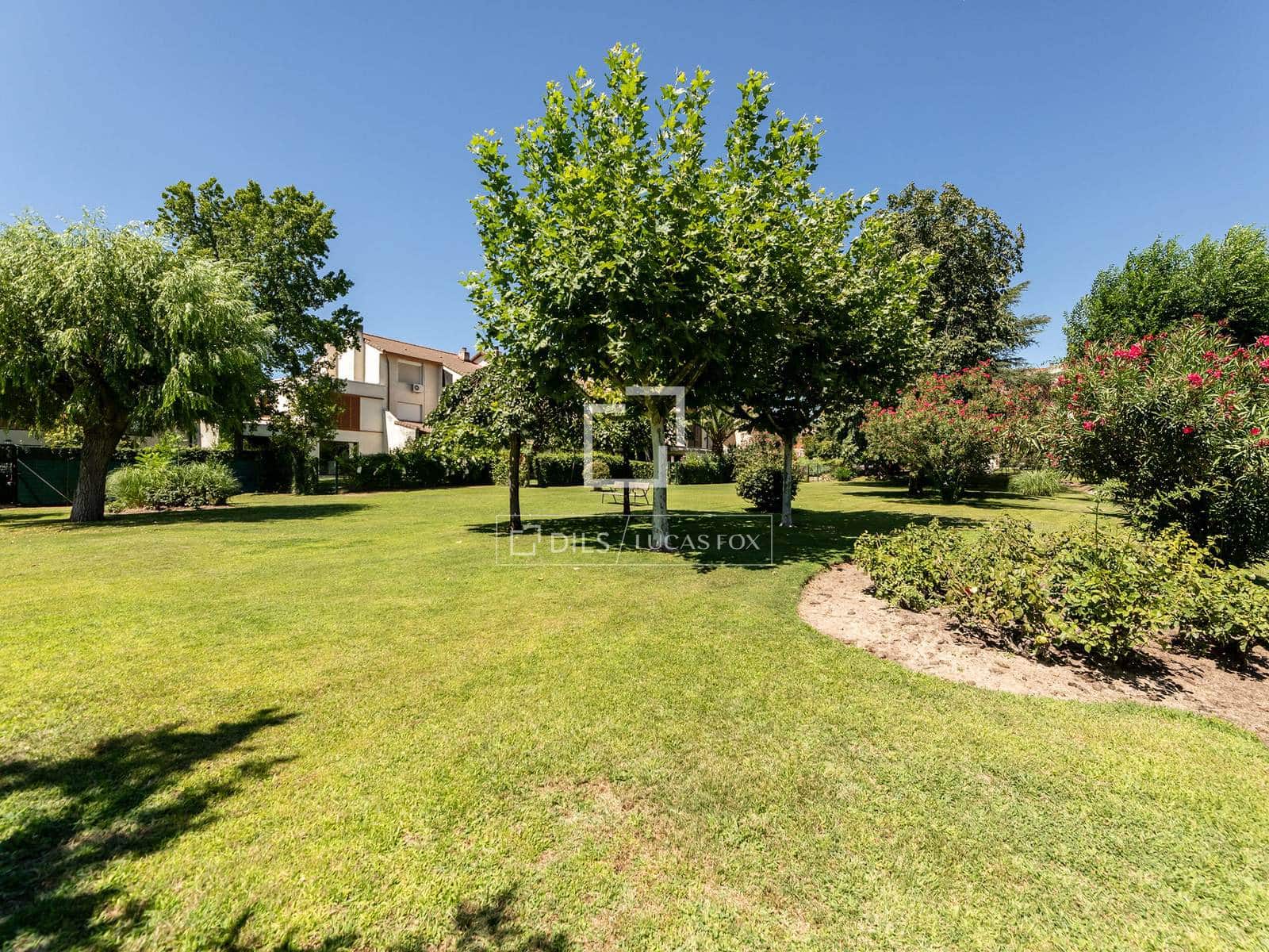 4 soveværelse Villa til salg i Majadahonda med swimmingpool - € 1.250.000 (Ref: 9996358)