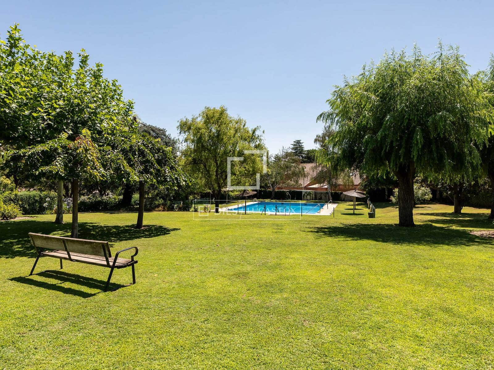 4 soveværelse Villa til salg i Majadahonda med swimmingpool - € 1.250.000 (Ref: 9996358)