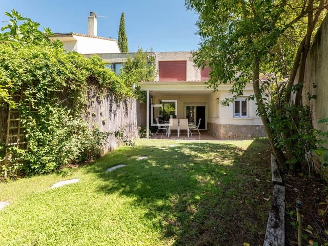 4 soveværelse Villa til salg i Majadahonda med swimmingpool - € 1.250.000 (Ref: 9996358)