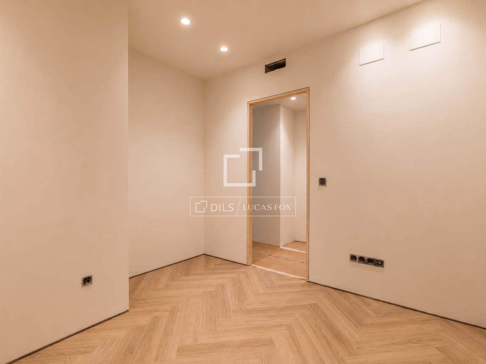 5 makuuhuone Huoneisto myytävänä paikassa Madrid kaupunki - 1 950 000 € (Ref: 9997511)
