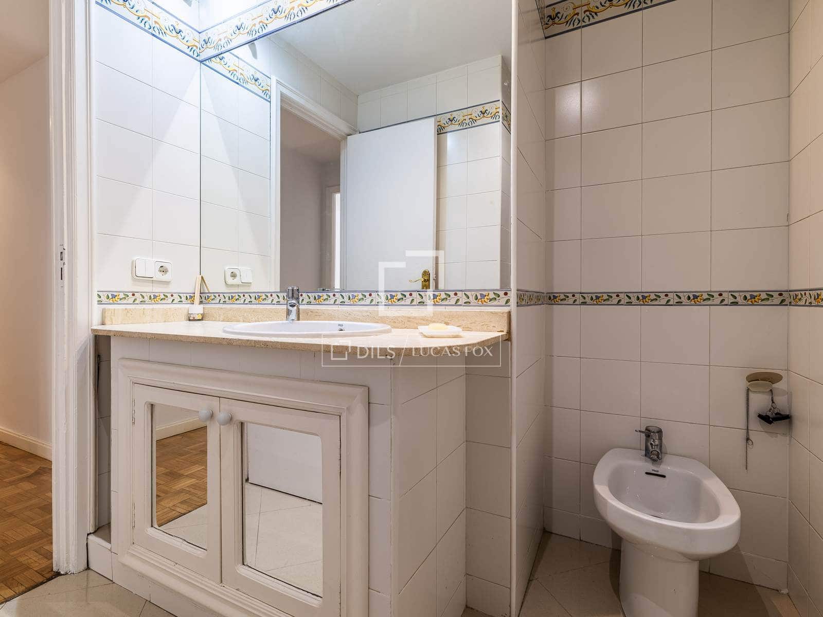 3 bedroom Apartment for sale in Madrid city - € 985,000 (Ref: 9997568)