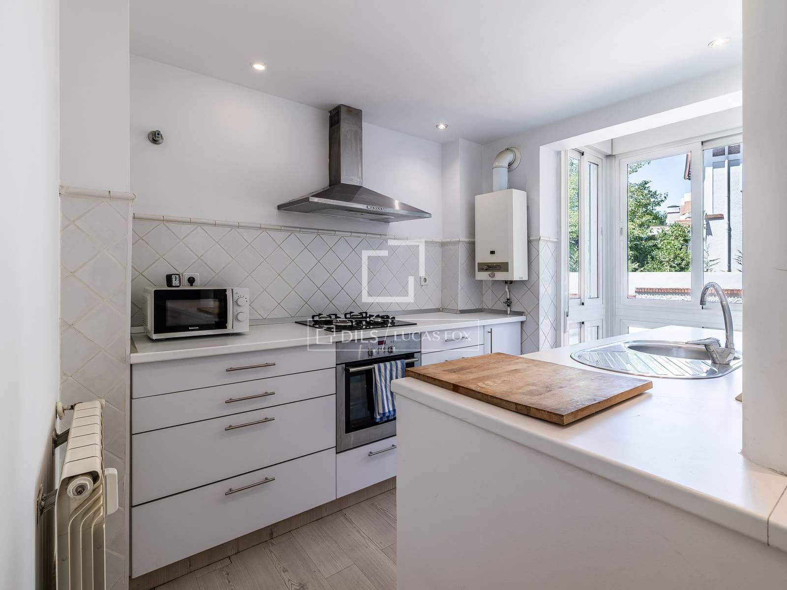 3 bedroom Apartment for sale in Madrid city - € 985,000 (Ref: 9997568)