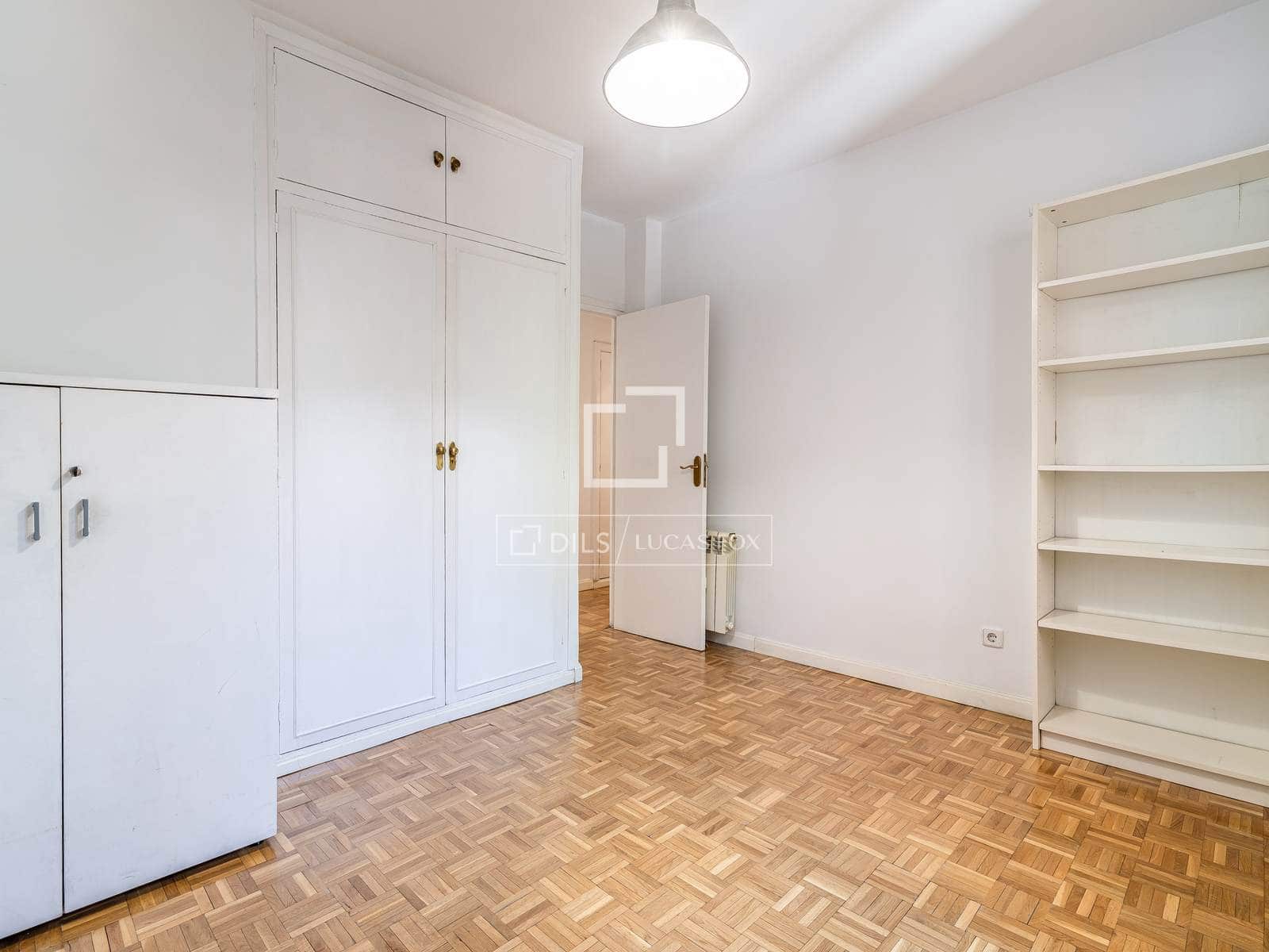 3 bedroom Apartment for sale in Madrid city - € 985,000 (Ref: 9997568)