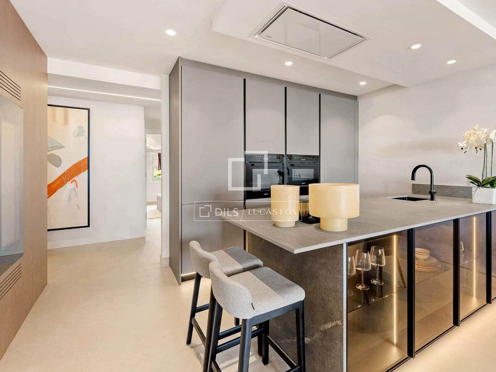 3 sovrum Lägenhet till salu i Estepona med pool garage - 2 350 000 € (Ref: 9997699)