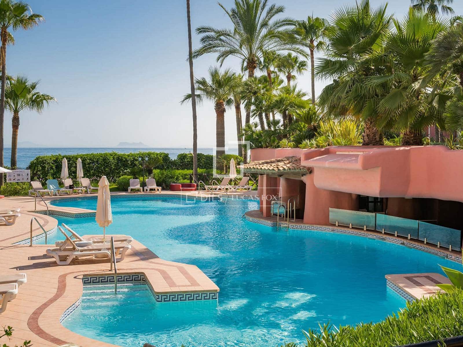 3 sovrum Lägenhet till salu i Estepona med pool garage - 2 350 000 € (Ref: 9997699)