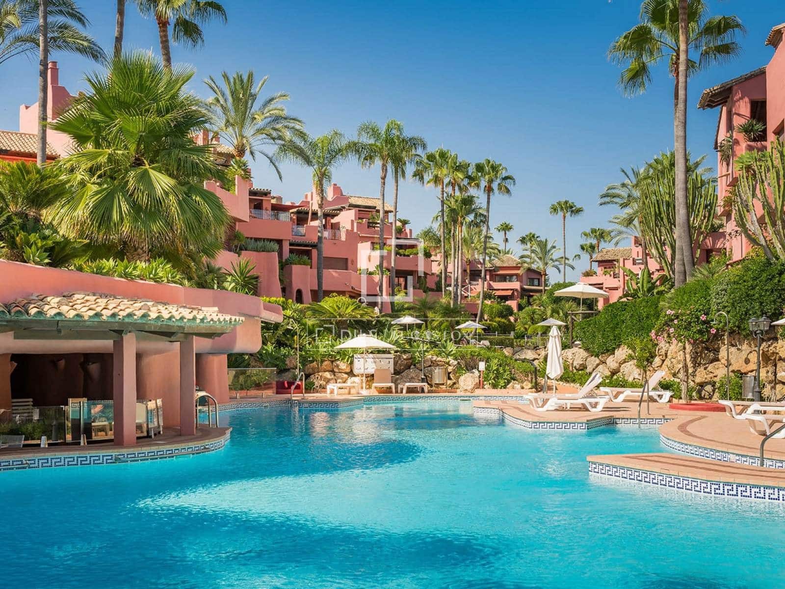 3 sovrum Lägenhet till salu i Estepona med pool garage - 2 350 000 € (Ref: 9997699)