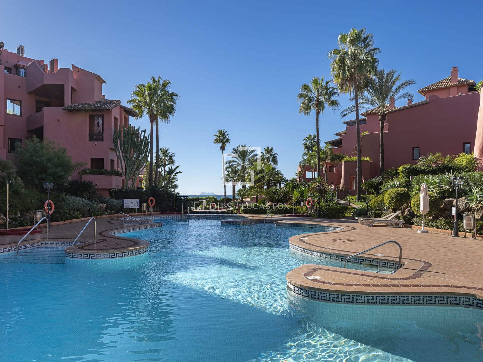 3 sovrum Lägenhet till salu i Estepona med pool garage - 2 350 000 € (Ref: 9997699)