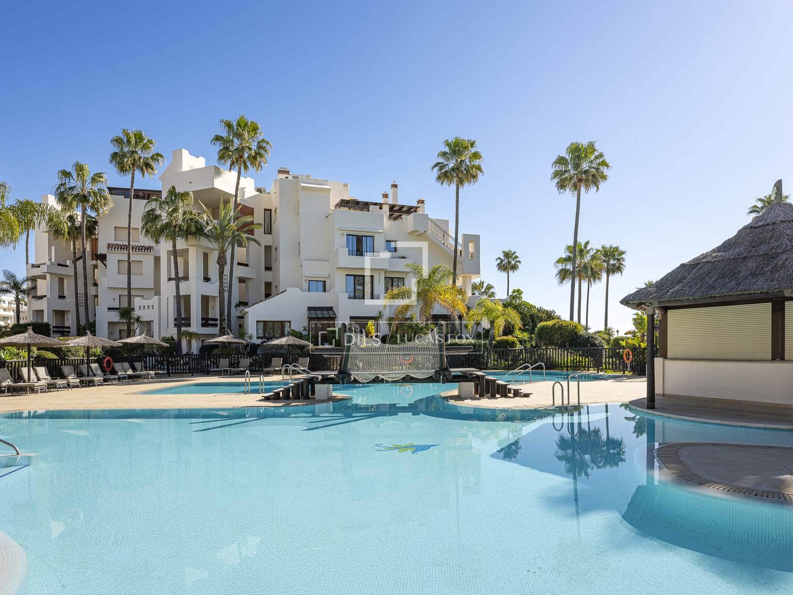 3 sovrum Lägenhet till salu i New Golden Mile med pool garage - 1 895 000 € (Ref: 9997700)