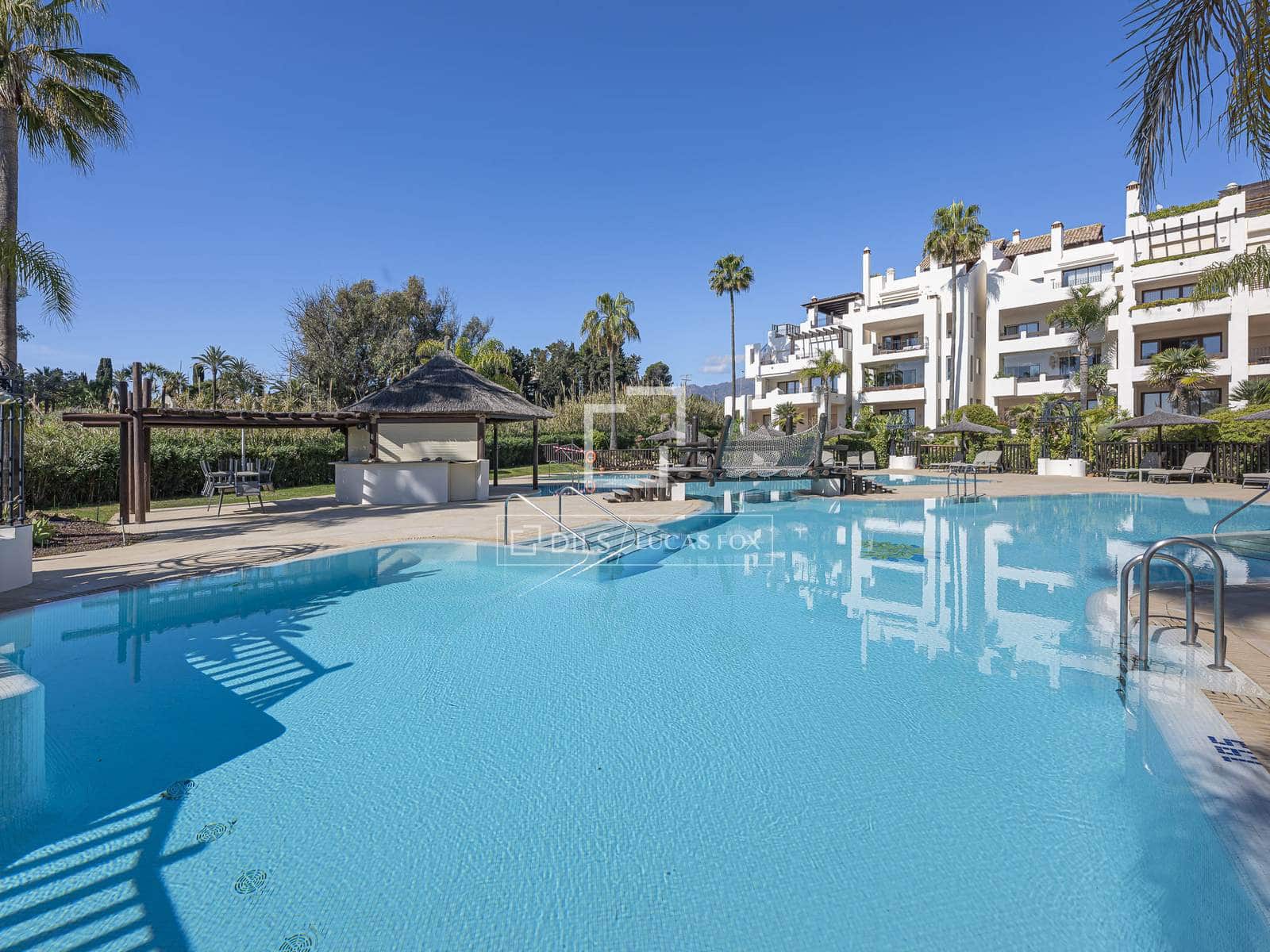 3 sovrum Lägenhet till salu i New Golden Mile med pool garage - 1 895 000 € (Ref: 9997700)