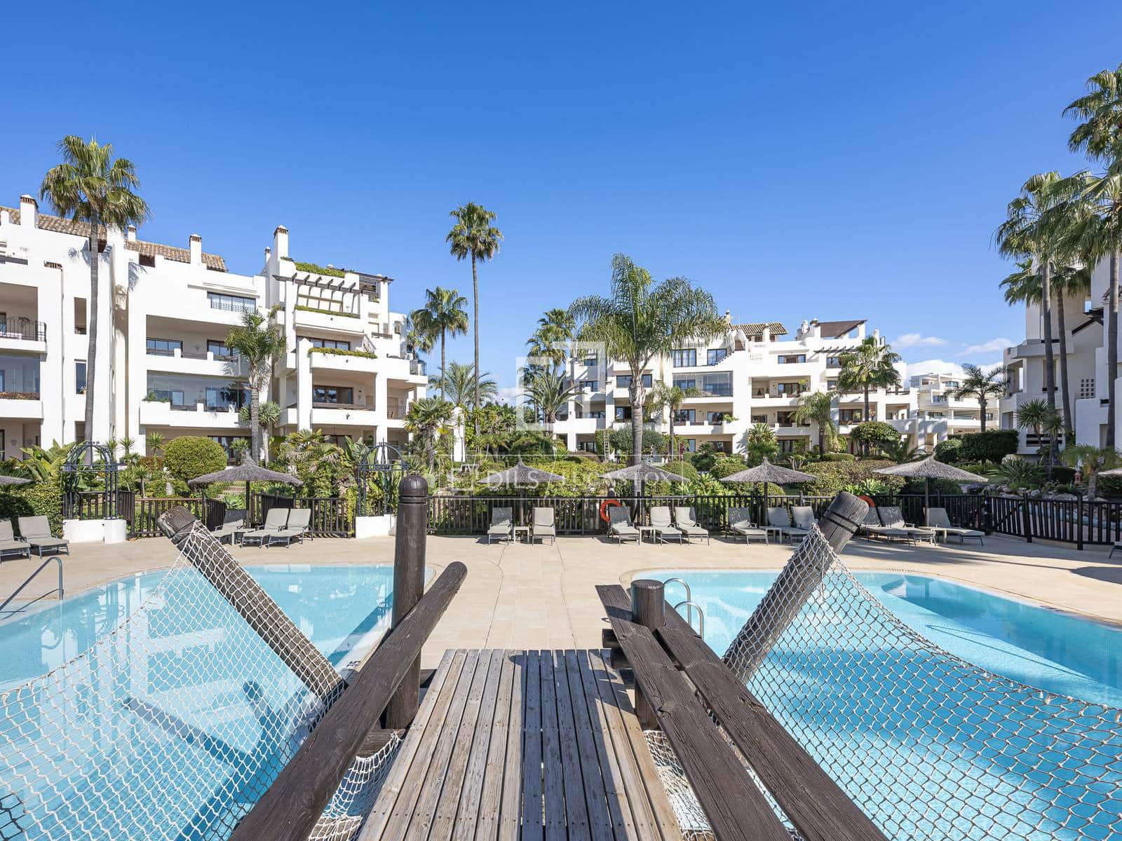 3 sovrum Lägenhet till salu i New Golden Mile med pool garage - 1 895 000 € (Ref: 9997700)