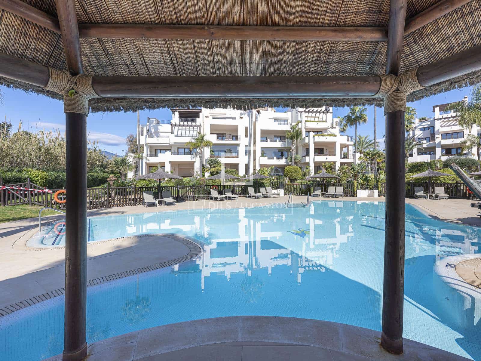 3 sovrum Lägenhet till salu i New Golden Mile med pool garage - 1 895 000 € (Ref: 9997700)